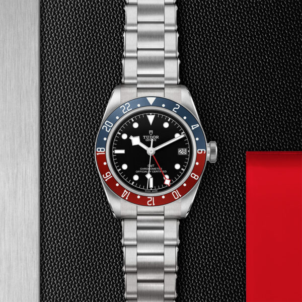 M79830RB-0001.jpg